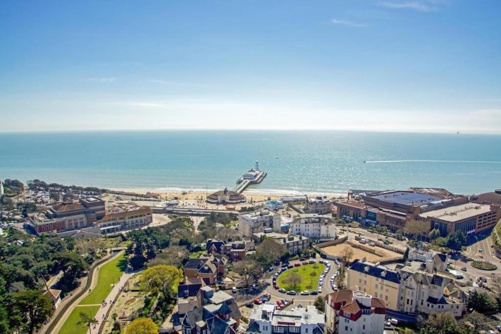 Bournecoast - Stylish Flat With Balcony - Sea Glimpses - 10 Min Walk To Beach - Parking - Wifi - Fm8405 Bournemouth Zewnętrze zdjęcie